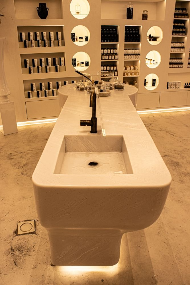 How White Corian Creates A Sleek And Modern Look